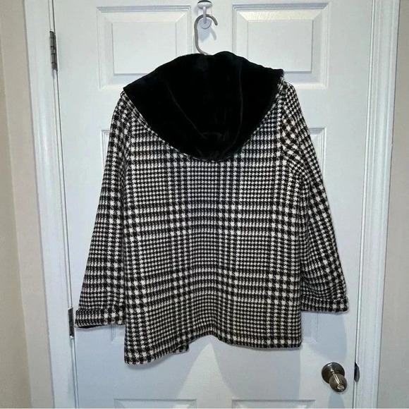 Houndstooth Wool Blend Coat - Picture 7 of 8